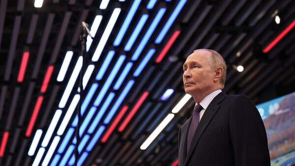 Read more about the article Путин: Москва реализует значимые проекты в образовании и культуре