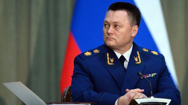 Read more about the article Песков: Путин скоро внесет в СФ кандидатуру Краснова на пост главы Верховного суда