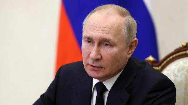 Read more about the article Путин поздравил работников дорожного хозяйства с профессиональным праздником