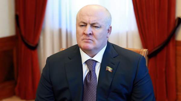 Read more about the article Бывшего и.о. мэра Махачкалы Сулейманова будут судить за взятку в 74,5 млн рублей